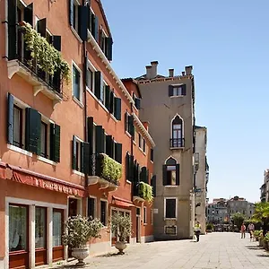 Palazzo Del Giglio Itália